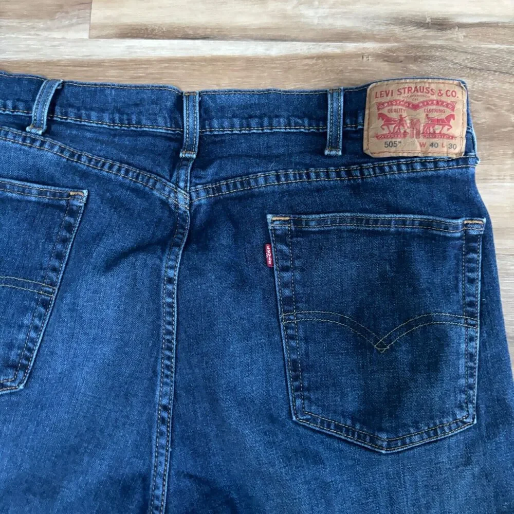 Levi's 505 Jeans Mens 40 x 30‎ Regular Fit Straight Leg Medium Wash Denim